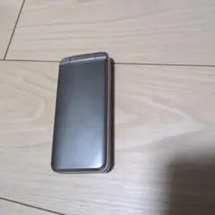 京セラ902KC 携帯電話 シルバーsimfee化済のサムネイル
