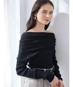 Mila Owen 黒　トップスのサムネイル