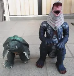 ソフビ　ガメラ　日本製　/　ゴルザ　現状