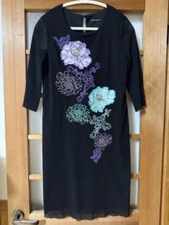 VIVIENNE TAM ヴィヴィアンタム 刺繍 パワーネット ワンピースのサムネイル