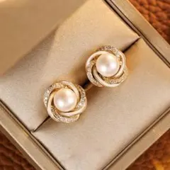上品パールピアス ビジュー付き 高見え 大人かわいい 大人可愛い 結婚式 入学式