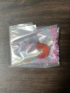 サンリオ　グミチュアチャーム　GUMMY&ミニポーチ　ハローキティ　①