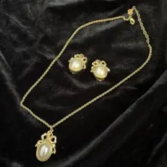 ディオール　ビンテージ　パール風ネックレスとイヤリングセット