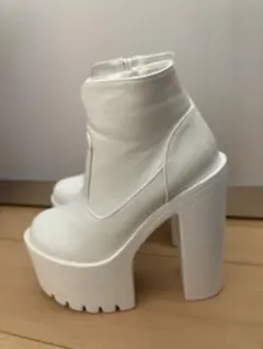 ホワイト ハイヒールブーツ 白
