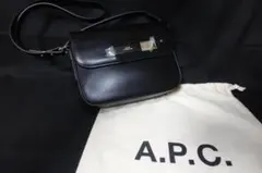新品未使用！A.P.C アーペーセー レザーショルダーバックのサムネイル