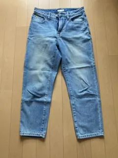 ほぼ未使用　美品　earth music&ecology デニムパンツ Sサイズのサムネイル