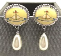 Vivienne Westwood エナメルボタンパールピアス クリームのサムネイル