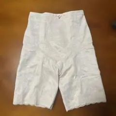 シャルレ　補正下着　ガードル（セミロング）