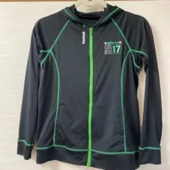 値下げしました❗️ラッシュガード　150 リーボック　中古