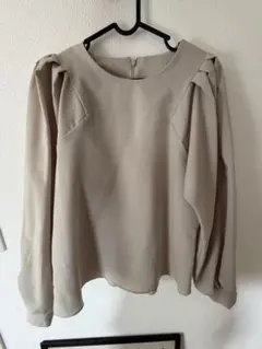 DHOLIC パフスリーブ 長袖ブラウス ベージュ【17日まで値下げ中！】