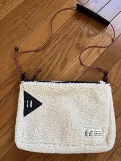 Item thumbnail for item 6ded4270-bbbd-484a-93ee-388a3f6c431a