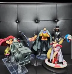匿名配送】シークレットあり！ドラクエ8 キャラクター フィギュア 4体