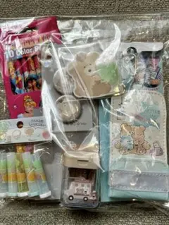 可愛いクマの文房具セットとキッズキーケース　プリズム　福袋　入学準備