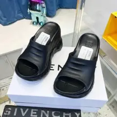 【GIVENCHY】マシュマロ ウェッジ サンダル ブラックのサムネイル