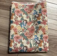 ラスト1点【50×70cm】ディズニープリンセス　生地　はぎれ　綿ポリ　白雪姫