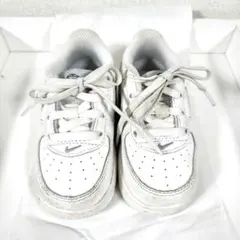 NIKE ベビースニーカー ホワイト／シルバー 12cm