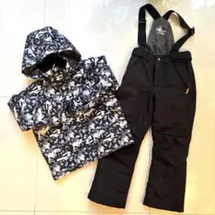 スキーウェア　セット　キッズ　黒　迷彩　140 スノボウェア　上下　スノーウェア