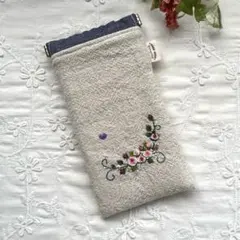 【304】ハンドメイド　刺繍バネ口メガネ&ペンケース