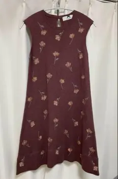 【新品未使用品】シュープリームララ　刺繍ワンピース