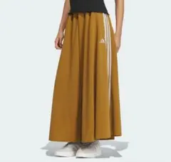 adidas スリーストライプ　スカート