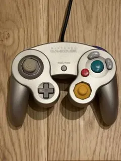GAMECUBE コントローラー シルバー ゲームキューブ 動作未確認 ジャンク