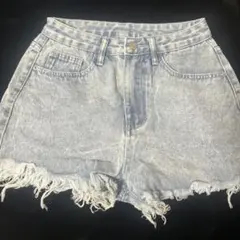 フリンジ付きライトブルーショートパンツ