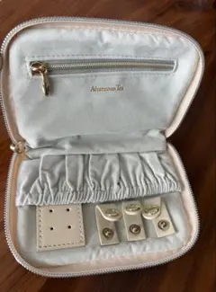 【新品未使用】Afternoon Tea アクセサリーケース　ポーチ　ゴールドのサムネイル