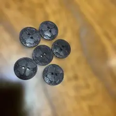 手彫り　木製　ボタン