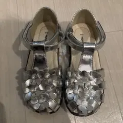 シルバー 花装飾 サンダル 19.0 BeBe
