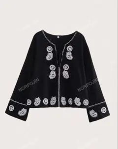 刺繍入り黒長袖トップス