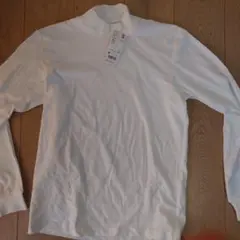 ユニクロ　ソフトタッチハイネックT