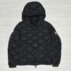 2026年最新】moncler morandieresの人気アイテム - メルカリ