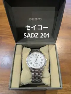 白文字盤 青針 セイコー ドルチェ 電波ソーラー 軽量チタン SADZ185