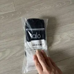 alo yoga 靴下　黒のサムネイル