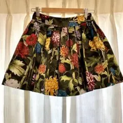 アリスオリヴィア 花柄ミニスカートのサムネイル
