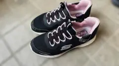 Skechers ブラック/ピンク スニーカー　22cm