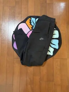 Nike テックフリース パンツ 黒
