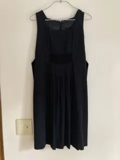 【美品】untitled 黒 ノースリーブ 膝丈ワンピース　匿名配送