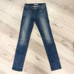 Levi's 312 SHAPING SLIM ストレッチ　スキニーデニム 25