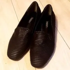 未使用品・ノーブランド 黒ストライプ　ローファー型パンプス