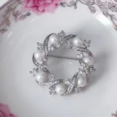 ブローチ　淡水真珠　スワロフスキー　ジルコン　花　パール　結婚式　入学式　卒業式