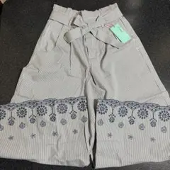 Lindsay同布ベルト付きストライプ柄裾刺繍入りワイドパンツのサムネイル