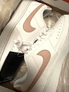 0**様 WOMEN NIKE COURT VISION ALTA スニーカー