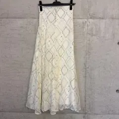 最終値下げ！！フラワー刺繍 ホワイト フレアスカート