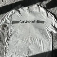 Calvin Klein ホワイト Tシャツ　販売は1/31まで