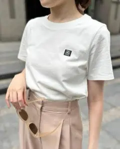 SNIDEL スナイデル Sustainableワンポイント Tシャツのサムネイル