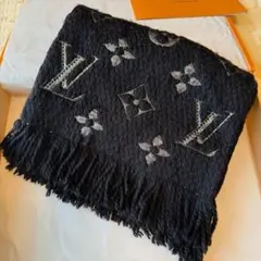 ルイヴィトン　マフラー　エシャルプ　ロゴマニア　シャイン　ブラック　ノワール