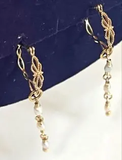 agete アガット　k10 透かし編みフープピアス　淡水パールチャーム