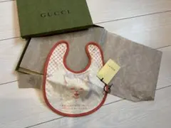 【新品タグ付き 】GUCCI ロンパース・スタイ・帽子セット GUCCI]*Baby Gucci logo*ベビーロゴ入コットン ギフトセット (GUCCI