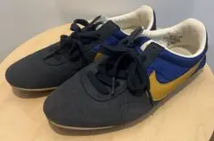 NIKE pre montreal ブルーイエロー 筆記体Nike 縦nikeのサムネイル